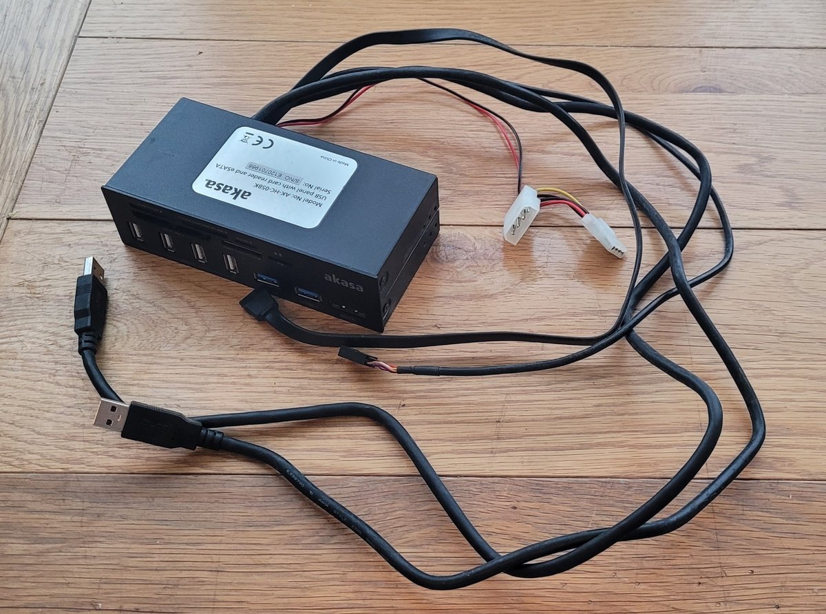 Akasa USB Front Panel Expansion Hub